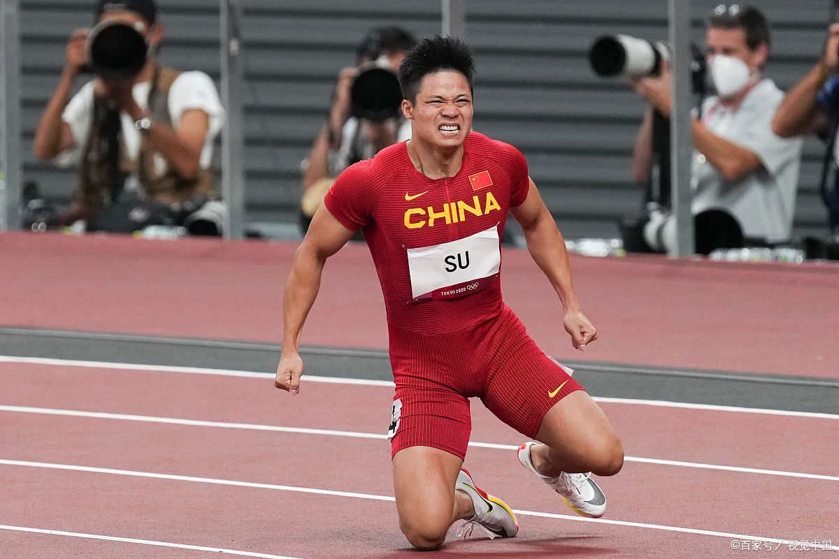 苏炳添一次失误导致丢分，纳达尔主帅愤怒砸战术本！